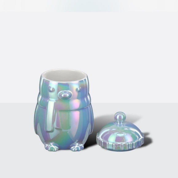 Starbucks  2025 Charming Blue Iridescent Penguin-Shaped Starbucks Holiday Cup - Picture 3 of 6